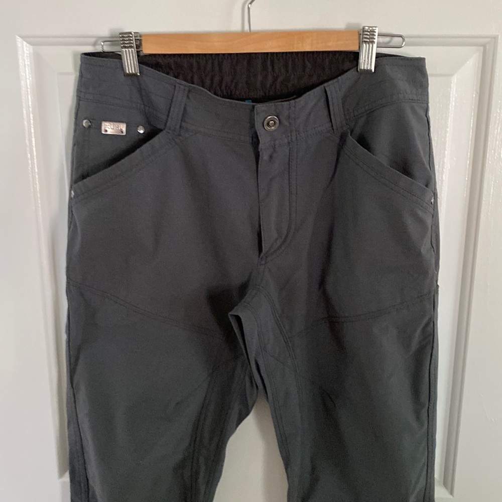 Great condition Mens Kuhl Pants. Size 32 Waist 32 Length. Gray.
